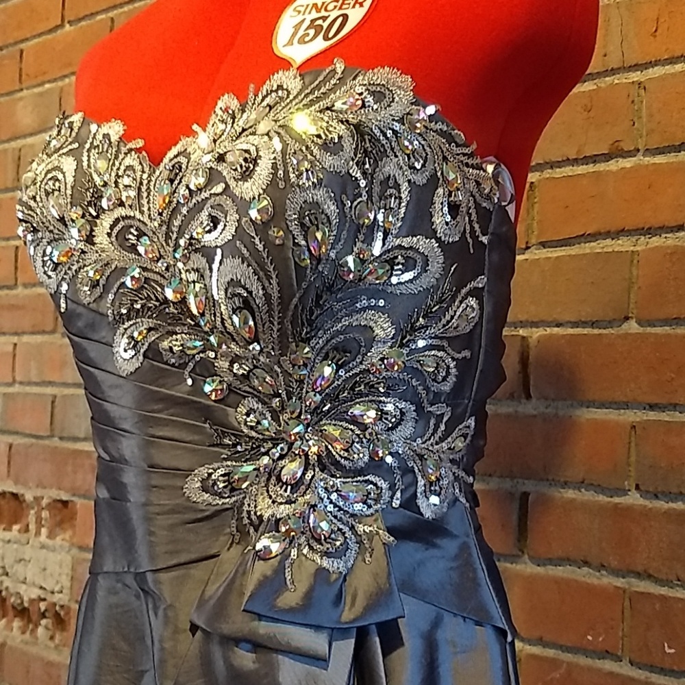 EUC Sz 10 dk silver sweetheart strapless Prom dress - Picture 3 of 5